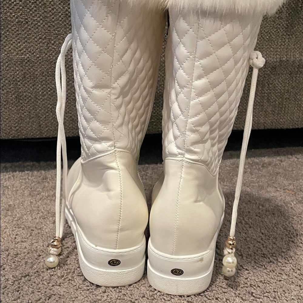White Quilted Fur Trim Boots - Picture 7 of 10